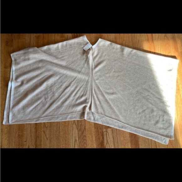 NWT -J McLaughlin one size cashmere shawl ponch wrap - Picture 5 of 10